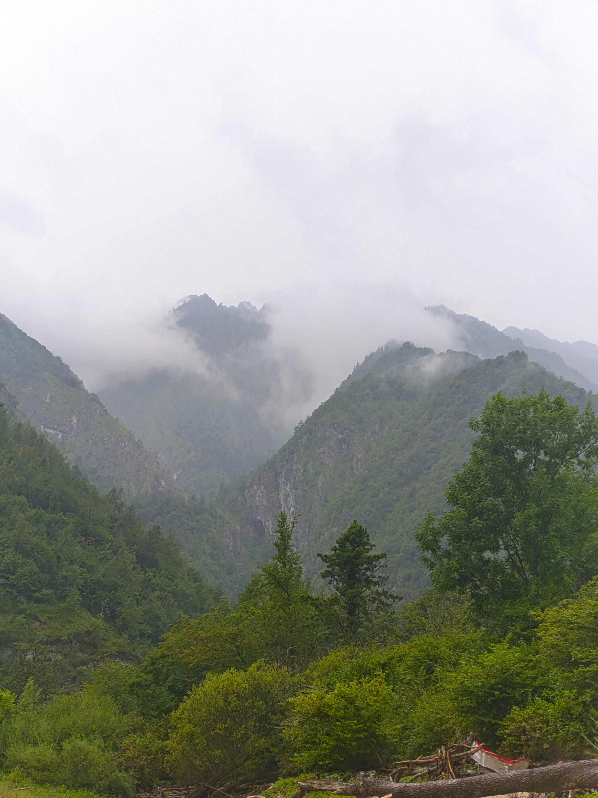 Italy – A Summer Escape, Mountain Views & a Waterfall Detour
